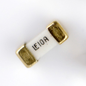 2410 10A 125V力特一次性快斷陶瓷貼片保險絲0451010.MRL規(guī)格參數介紹